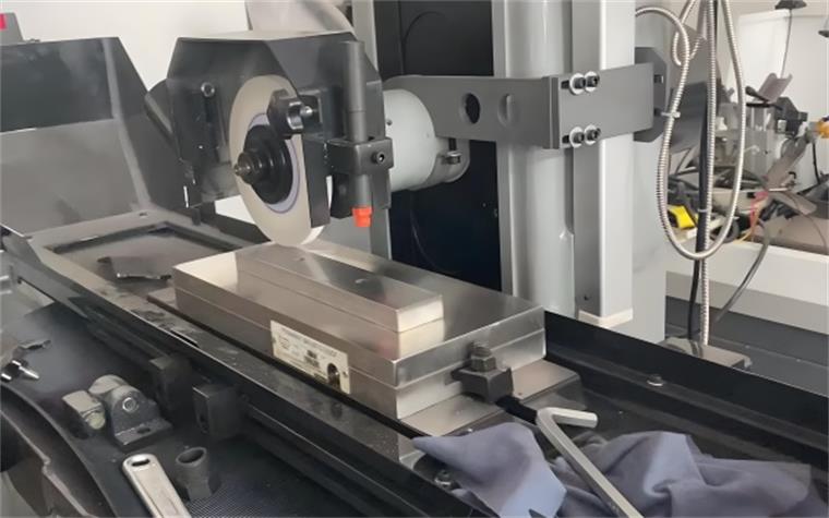 卡规磨床：精密制造的得力助手