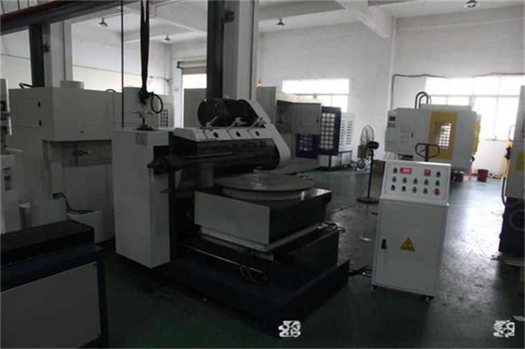 模具制造的得力助手 —— 圆工作台铣床